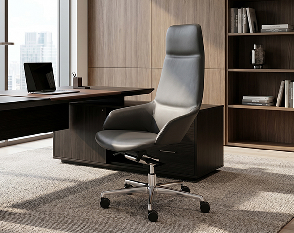 Офисное кресло Остин с высокой спинкой на крестовине с колесами